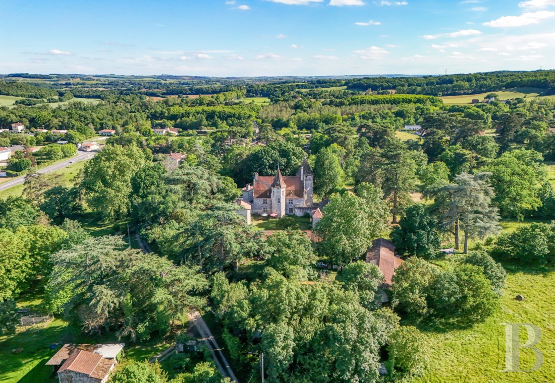 Dans le Lot-et-Garone, au sud d’Agen, un château de plaine des 13e, 16e et 19e siècles au milieu de son parc - photo  n°22