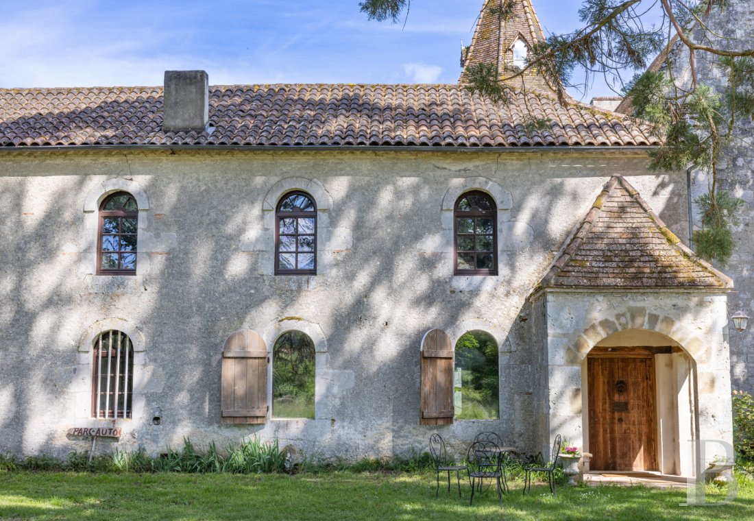 Dans le Lot-et-Garone, au sud d’Agen, un château de plaine des 13e, 16e et 19e siècles au milieu de son parc - photo  n°5