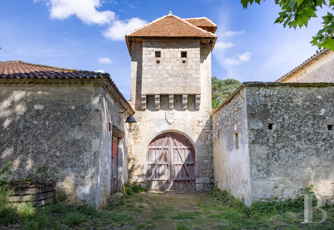Dans le Lot-et-Garone, au sud d’Agen, un château de plaine des 13e, 16e et 19e siècles au milieu de son parc - photo  n°4