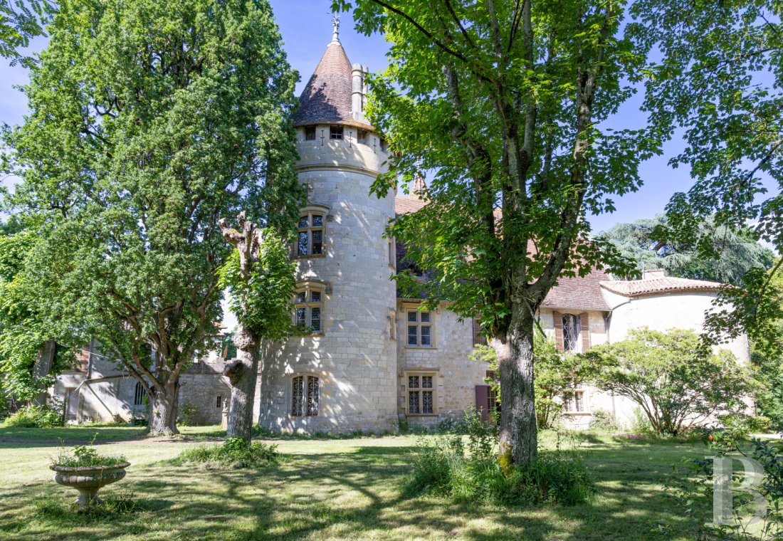 Dans le Lot-et-Garone, au sud d’Agen, un château de plaine des 13e, 16e et 19e siècles au milieu de son parc - photo  n°17