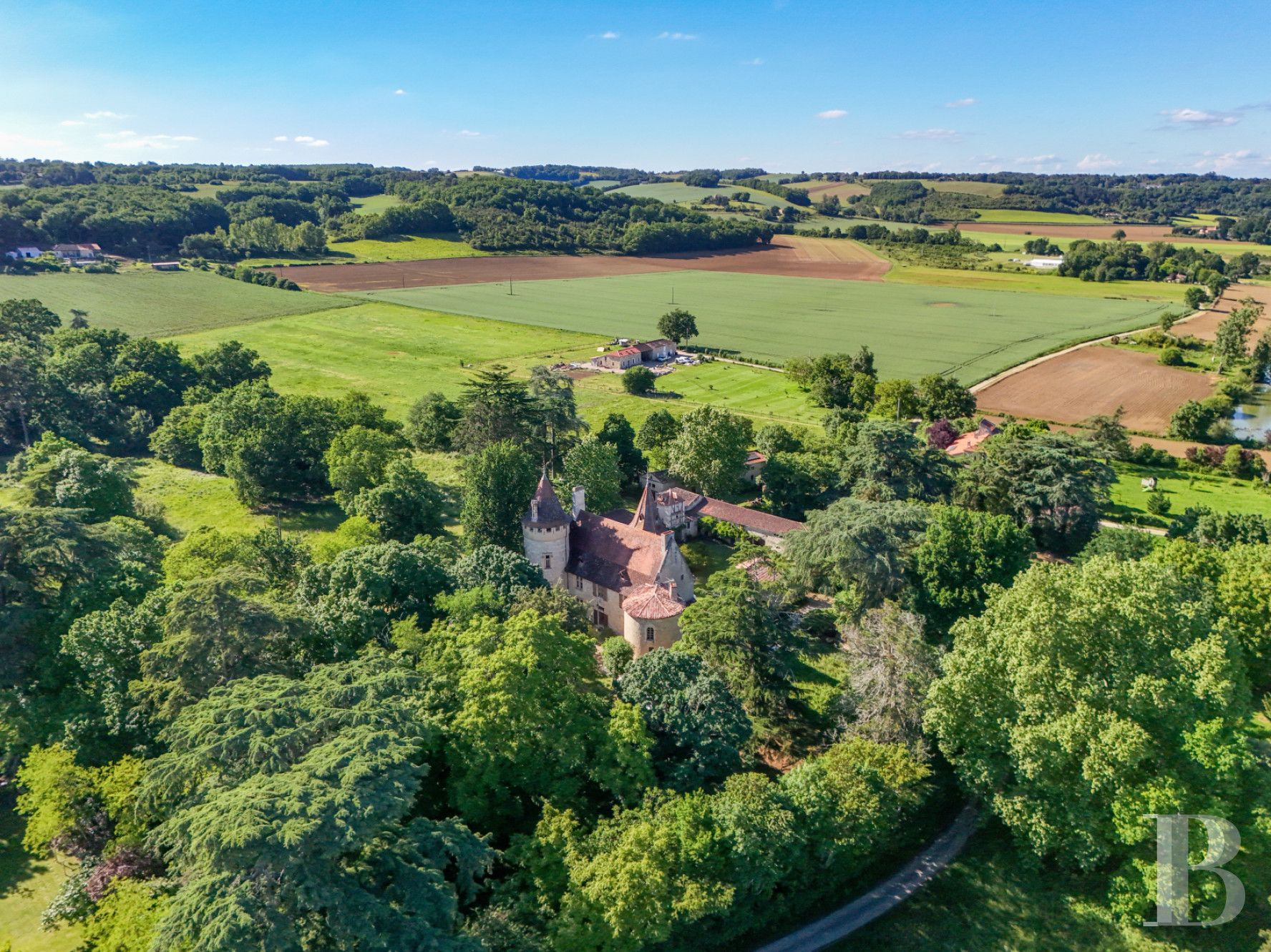 Dans le Lot-et-Garone, au sud d’Agen, un château de plaine des 13e, 16e et 19e siècles au milieu de son parc - photo  n°27