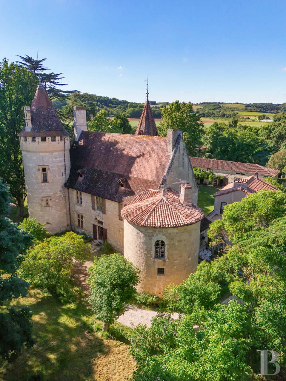 Dans le Lot-et-Garone, au sud d’Agen, un château de plaine des 13e, 16e et 19e siècles au milieu de son parc - photo  n°25