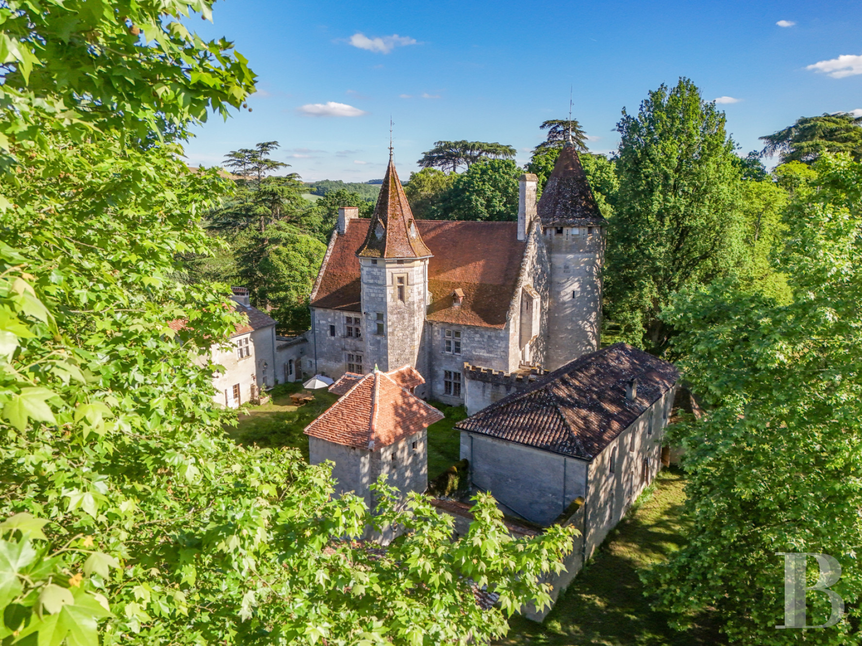 Dans le Lot-et-Garone, au sud d’Agen, un château de plaine des 13e, 16e et 19e siècles au milieu de son parc - photo  n°24