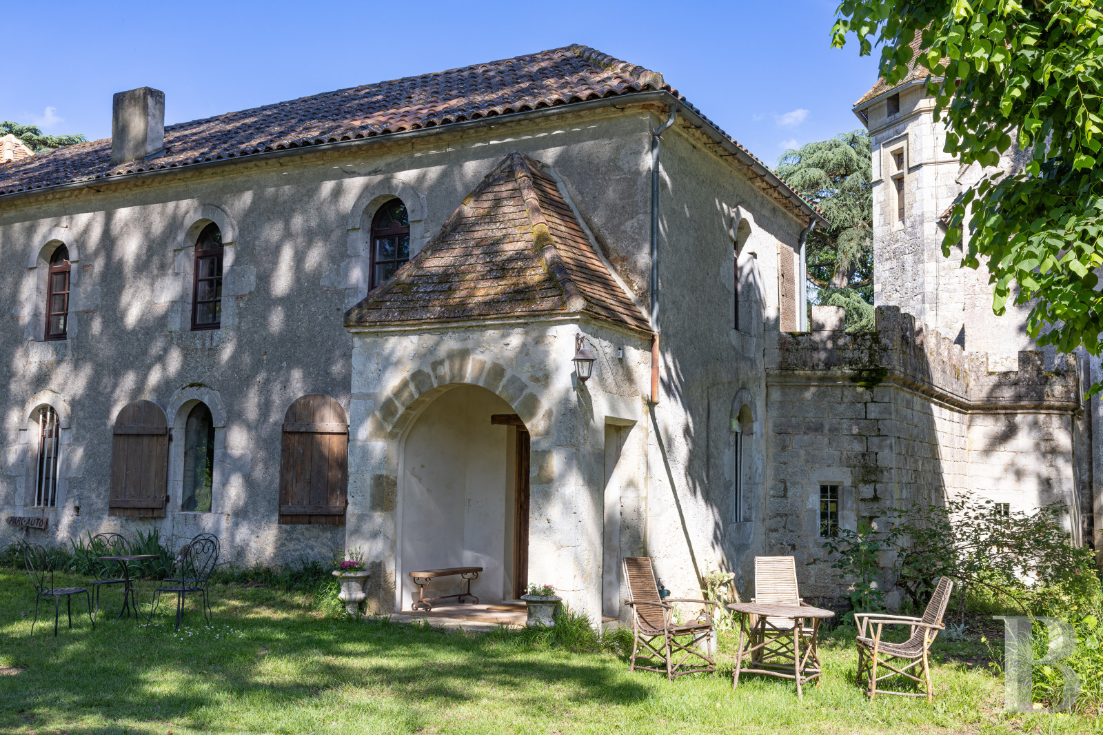 Dans le Lot-et-Garone, au sud d’Agen, un château de plaine des 13e, 16e et 19e siècles au milieu de son parc - photo  n°16