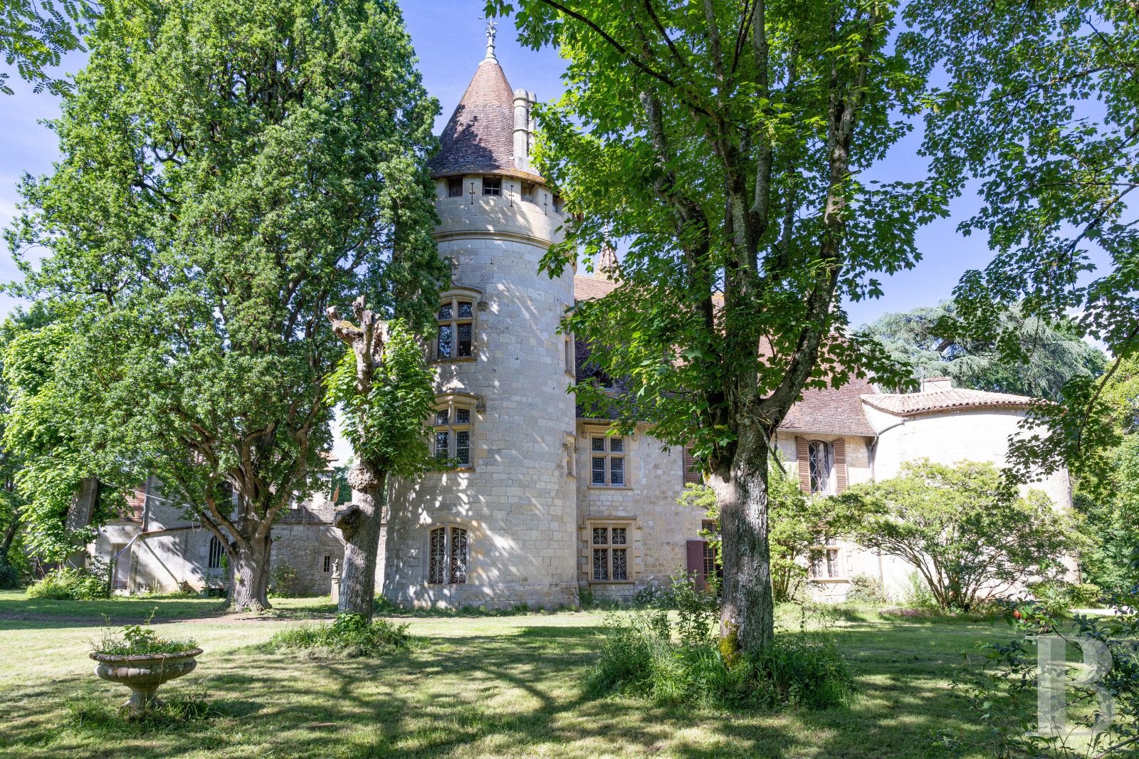 Dans le Lot-et-Garone, au sud d’Agen, un château de plaine des 13e, 16e et 19e siècles au milieu de son parc - photo  n°17