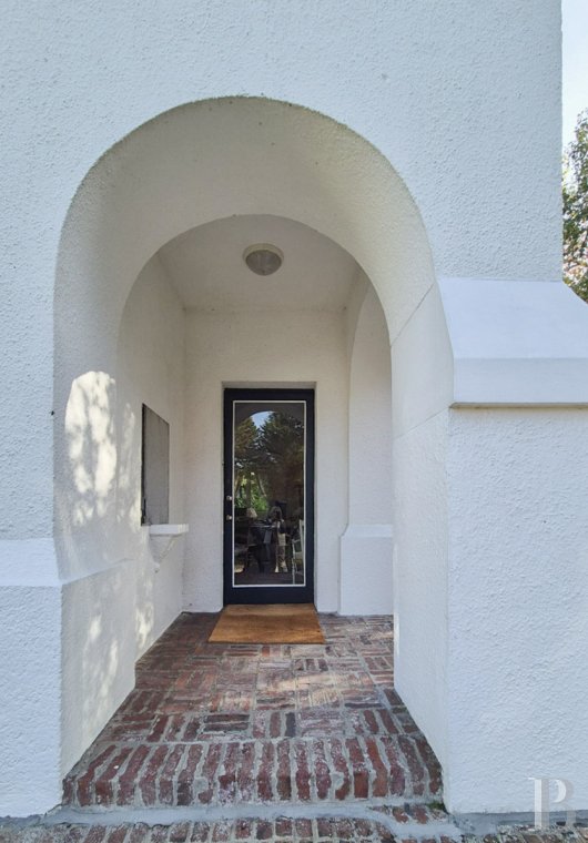 character properties France north   - 3