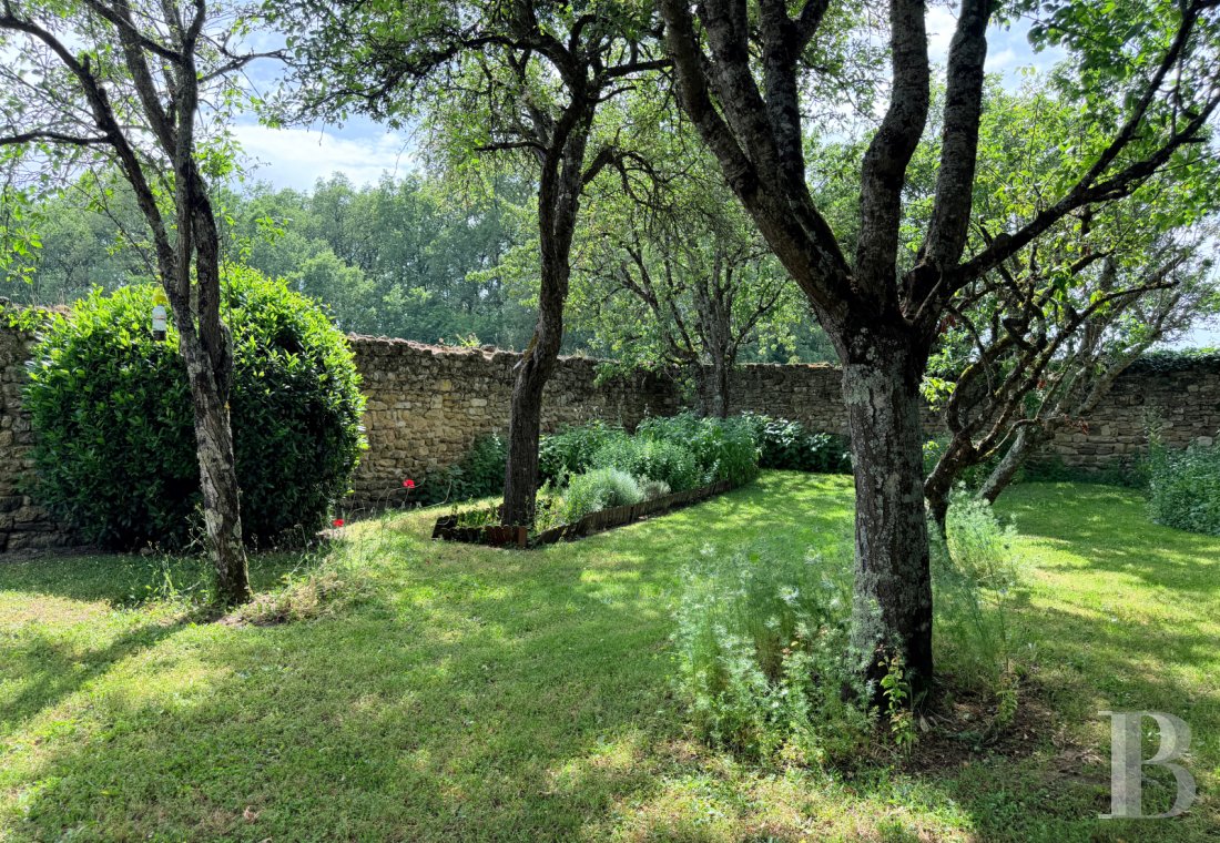 character properties France poitou charentes   - 8