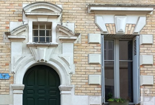 center-val-de-loire - À Tours, à quelques minutes de la gare,  une maison de ville avec jardin et garage