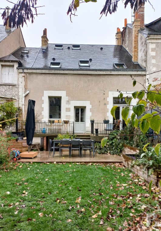 character properties France center val de loire   - 2