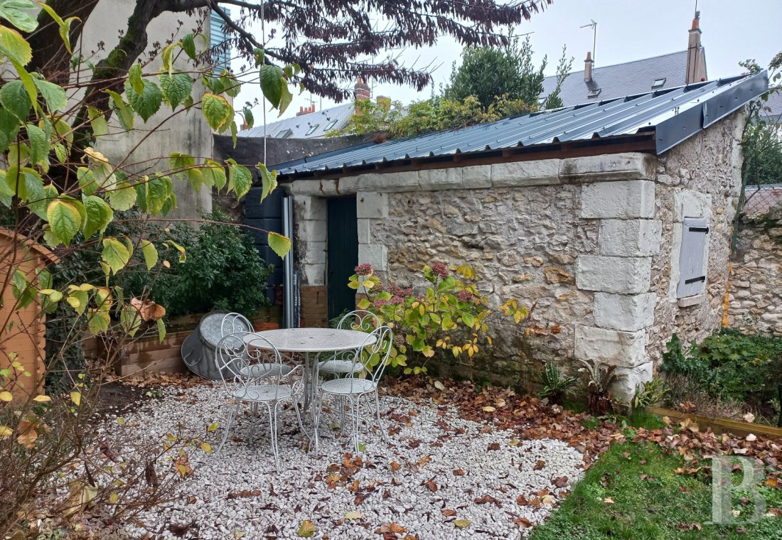 character properties France center val de loire   - 13