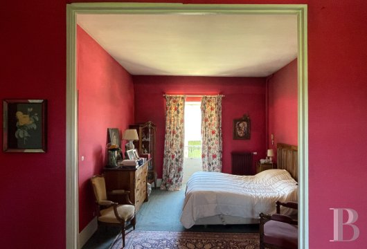 character properties France ile de france   - 12