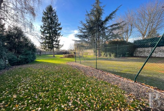 character properties France ile de france   - 11