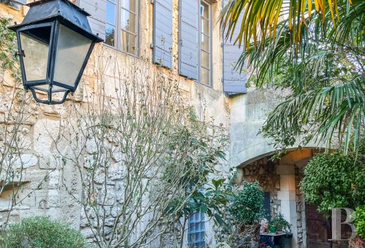 provence-cote-dazur - A monastically peaceful artist’s residence, in a preserved, rural village in the Alpilles