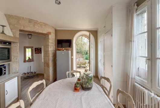 character properties France ile de france   - 8