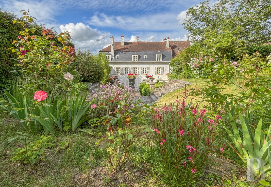 character properties France ile de france   - 2