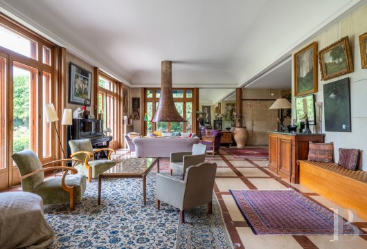 character properties France burgundy   - 7