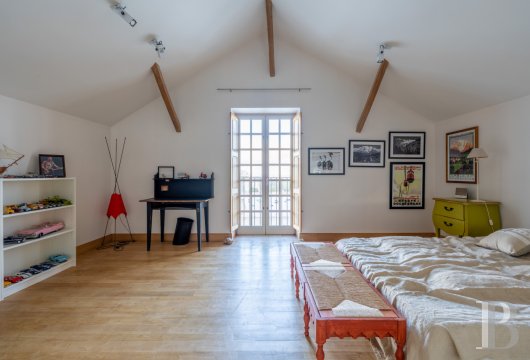 character properties France center val de loire   - 15