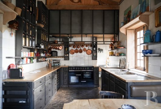 character properties France center val de loire   - 4