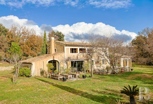 provence-cote-dazur - A cosy Provençal house with 1.2 hectares of lush grounds in the charming village of La Garde-Freinet in France’s Var department