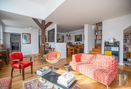 paris - Dans le 11e arrondissement, Village Paul-Bert, un triplex de caractère avec quatre chambres et deux terrasses