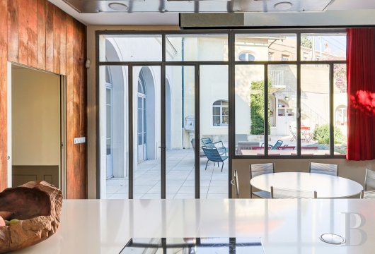 character properties France provence cote dazur   - 4