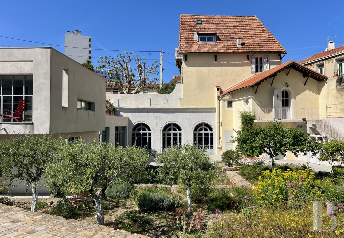character properties France provence cote dazur   - 1