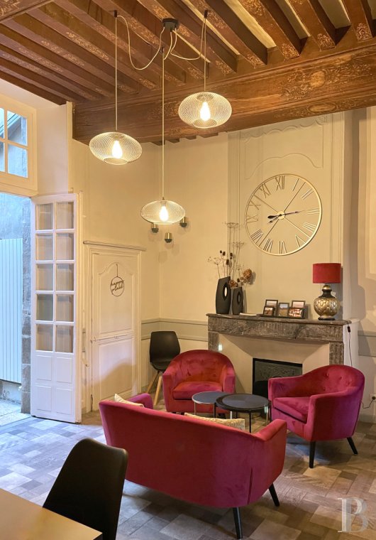 properties in town burgundy   - 7