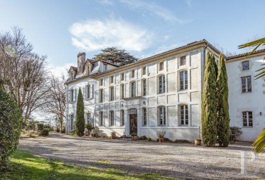 aquitaine - Dans les Landes, à 20 min de Dax et près des plages,  une maison noble du 19e s. remaniée et son parc arboré
