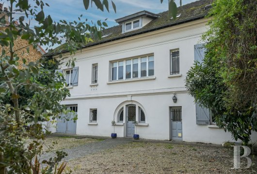 ile-de-france -  À 30 km au sud de Paris, dans le quartier historique d'Arpajon,  un hôtel particulier du 19e s. remanié dans le style Art déco