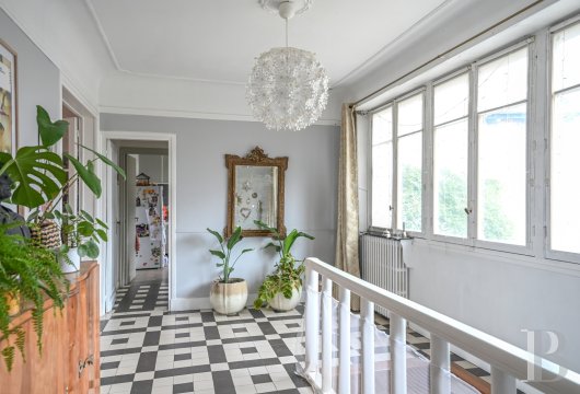 character properties France ile de france   - 7