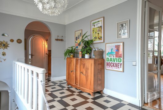 character properties France ile de france   - 9