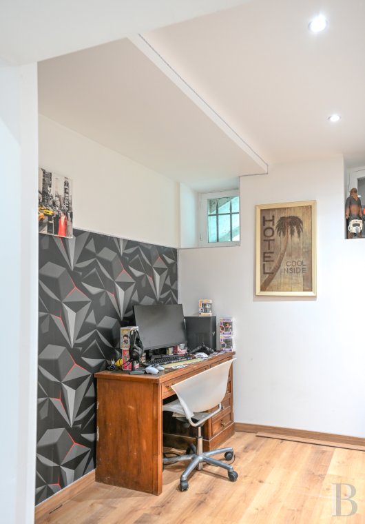 character properties France ile de france   - 8