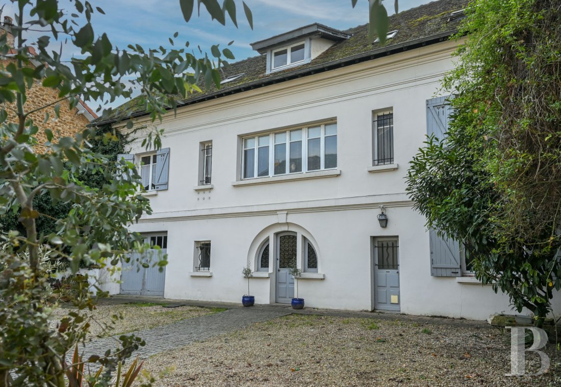 character properties France ile de france   - 2