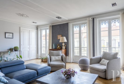 rhones-alps - A duplex flat located on the top floor of a 19th-century building, in the Préfecture neighbourhood of Lyon’s 3rd arrondissement