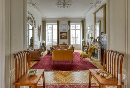 pays-de-loire - A Louis-Philippe-style flat of 168 m2
  in the heart of Nantes, with a view of Place Graslin