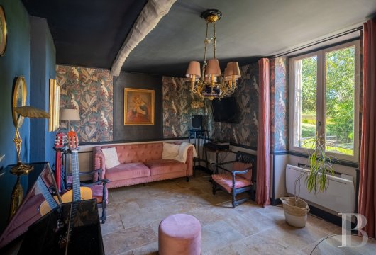 character properties France aquitaine   - 7