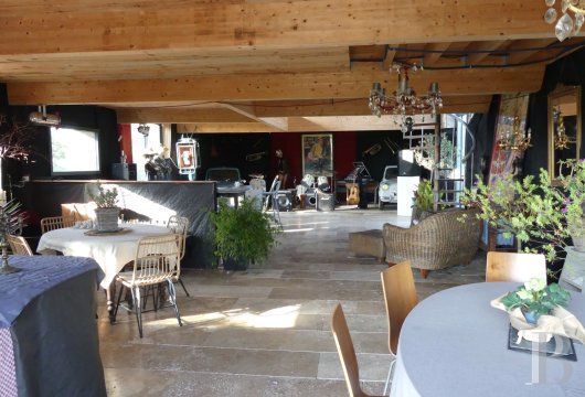 character properties France aquitaine   - 15