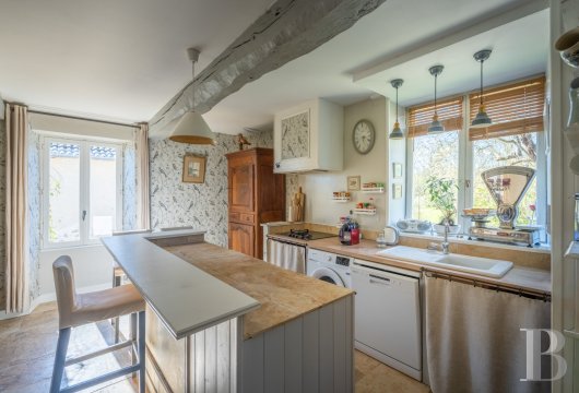 character properties France aquitaine   - 9