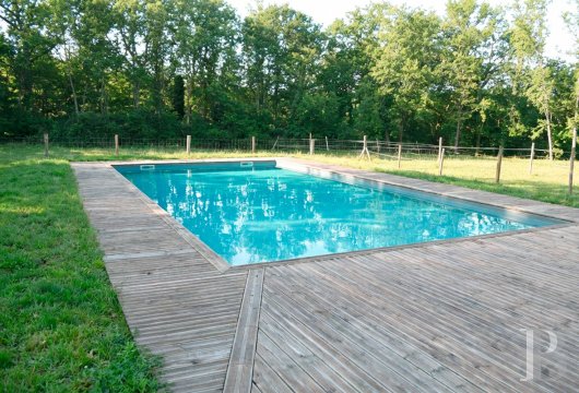 character properties France aquitaine   - 14