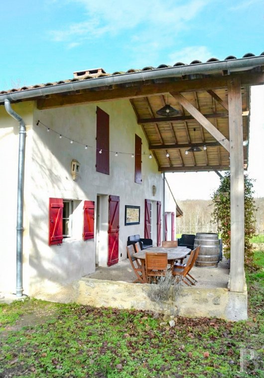 character properties France aquitaine   - 4