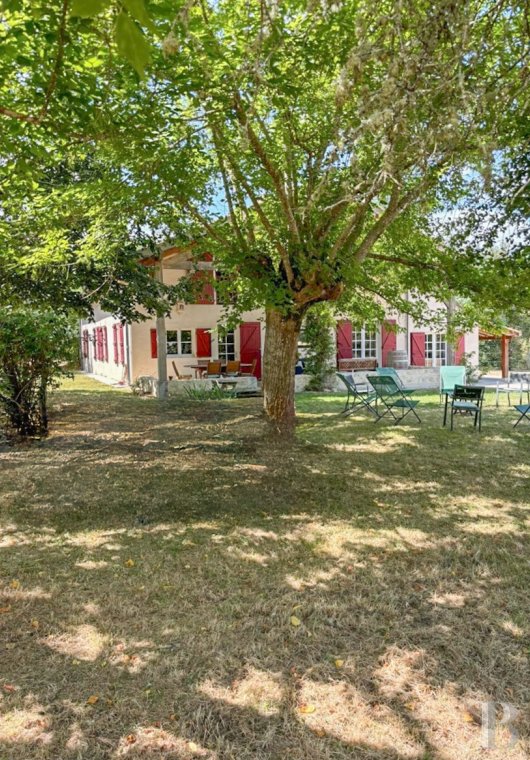 character properties France aquitaine   - 6