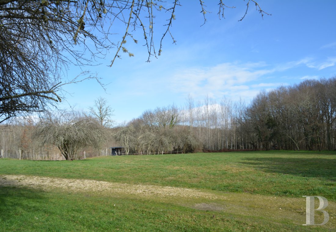 character properties France aquitaine   - 17