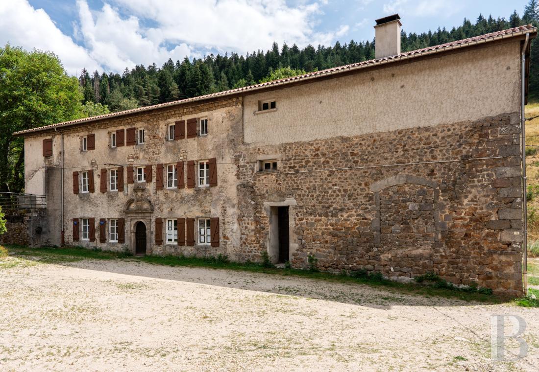 demeures et maisons a vendre france auvergne   - 3