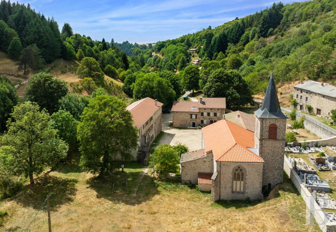 demeures et maisons a vendre france auvergne   - 11