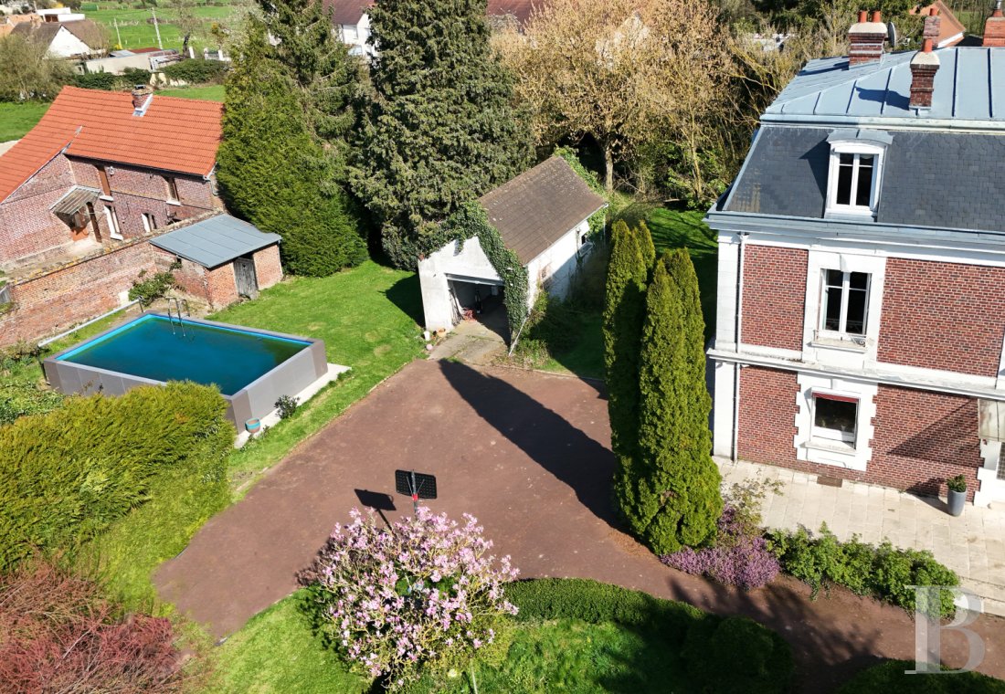 character properties France picardy   - 17