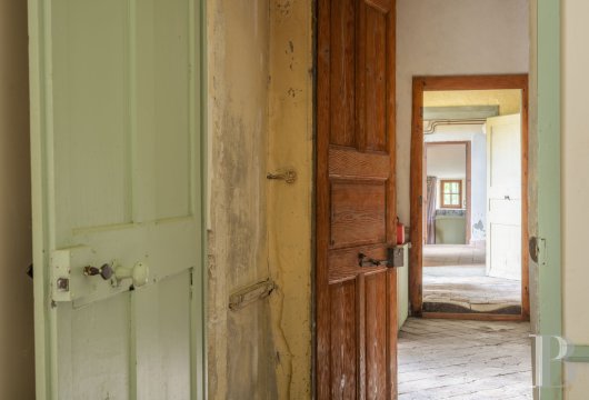 character properties France rhones alps   - 12