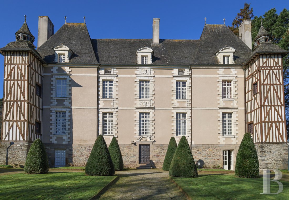 chateaux for sale France brittany   - 2