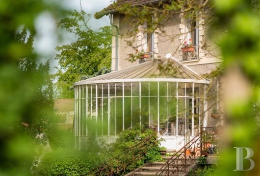 ile-de-france - Dans le parc naturel du Gâtinais, en Seine-et-Marne et à 1 h de Paris,  une maison de maître du début 20e s., dans un jardin de 2700 m²