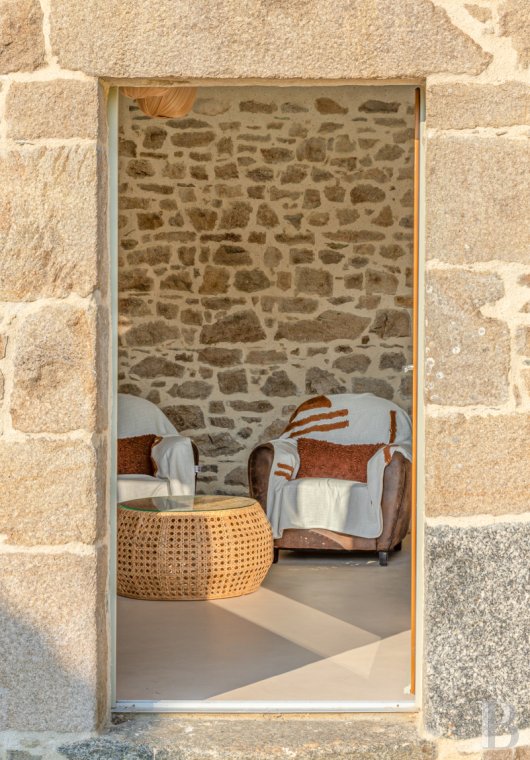 A late 16th-century manor house in the heart of a village near the Pink Granite Coast in the Trégor region - photo  n°19