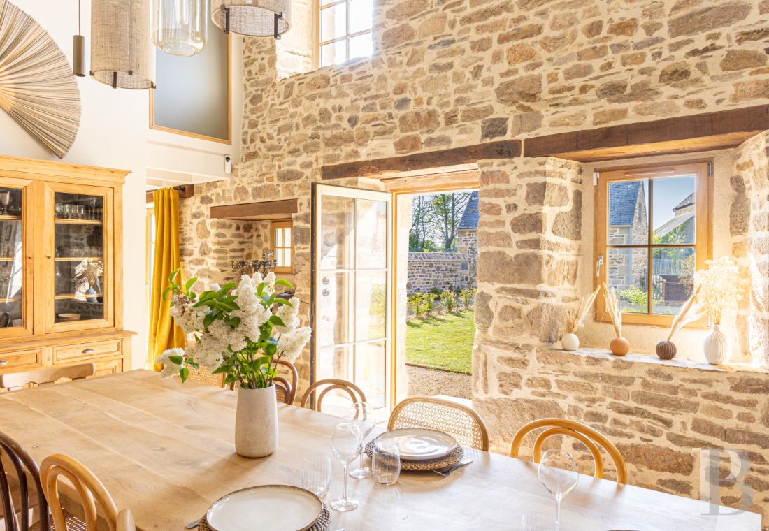 A late 16th-century manor house in the heart of a village near the Pink Granite Coast in the Trégor region - photo  n°4